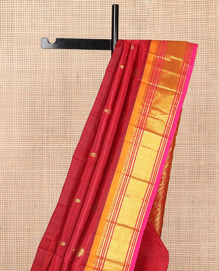Red zari buttas Kanchipuram silksaree, contrast one-sided border of panner sombu, banaras, muthu & jaal & kodi visiry pallu
