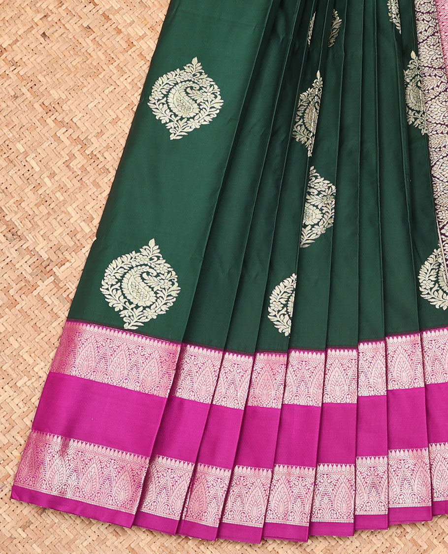 Green Budget Silk Saree, Bedecked with Zari Buttas, Captivating Contrast Traditional Zari Design Rettai Pettu Border, Grand Pallu, and Has a Contrast Blouse