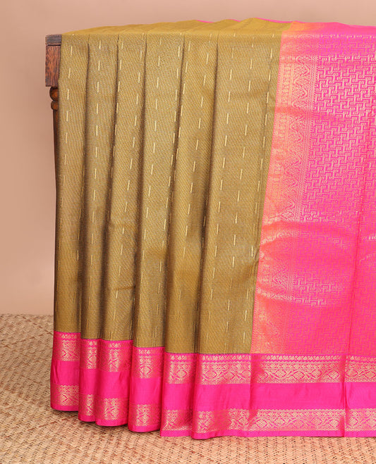 Green motifs gift saree with contrast zari design border & geoemetric design pallu