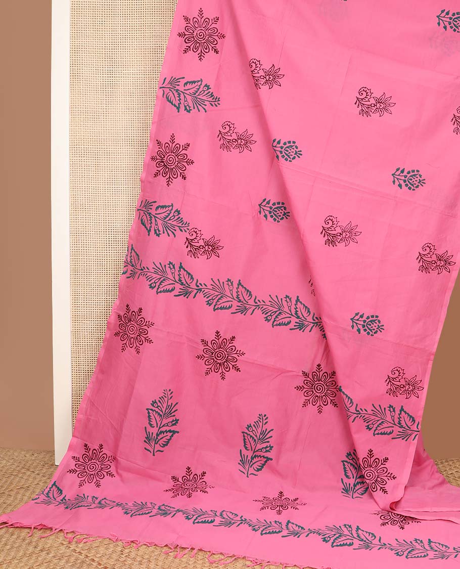 Borderless bright pink floral motifs printed poly cotton saree, floral printed pallu