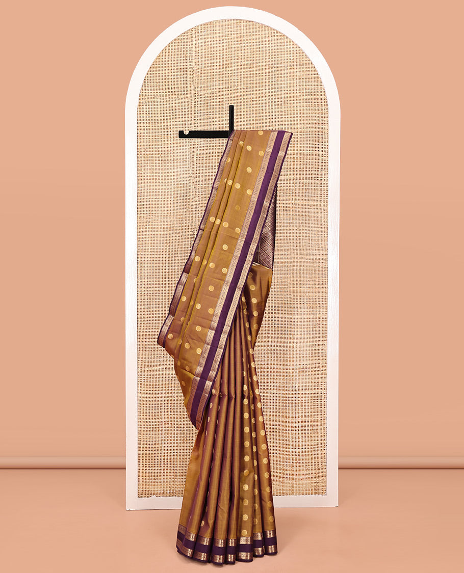 Green Vasundhara Lite Silk Mix Saree, Crafted with Kamalam Buttas All Over Its Body, Complemented by Contrast Rettai Pettu Border of Muthu, Kathir, and Kamalam Designs, Grand Jaal Pallu, and Paired with a Contrast Blouse