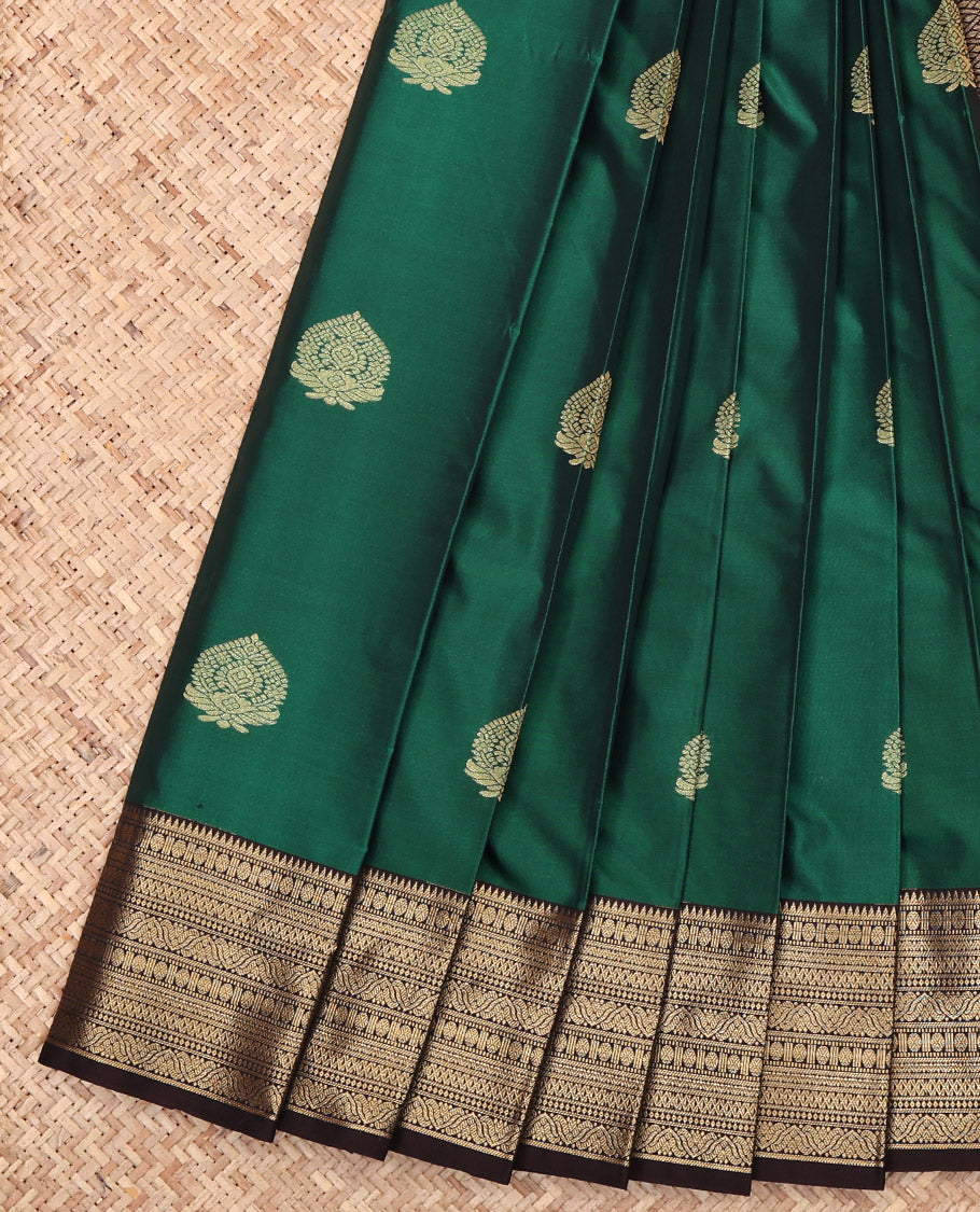 Green Budget Silk Saree, Elevated with Zari Buttas, Complemented by a Contrast Traditional Zari Border, Jaal Pallu, and a Contrast Blouse