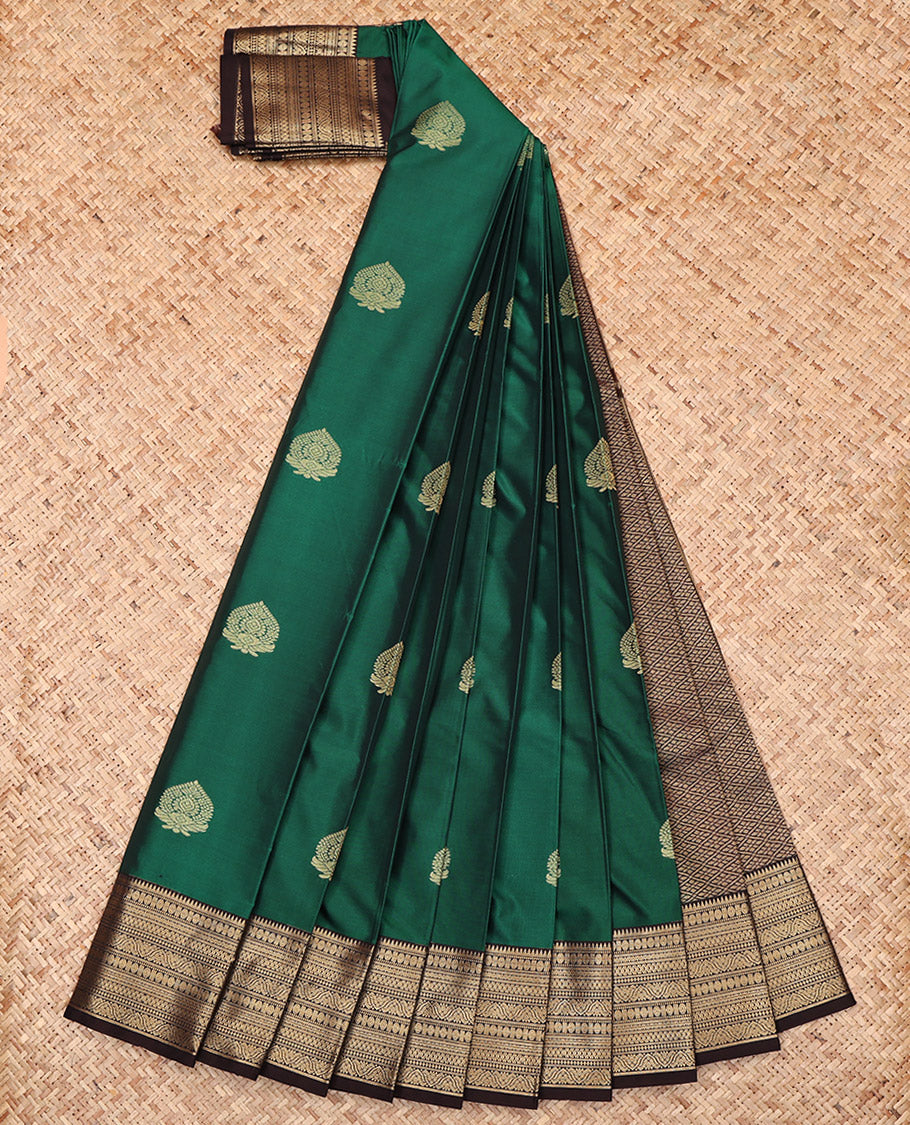Green Budget Silk Saree, Elevated with Zari Buttas, Complemented by a Contrast Traditional Zari Border, Jaal Pallu, and a Contrast Blouse