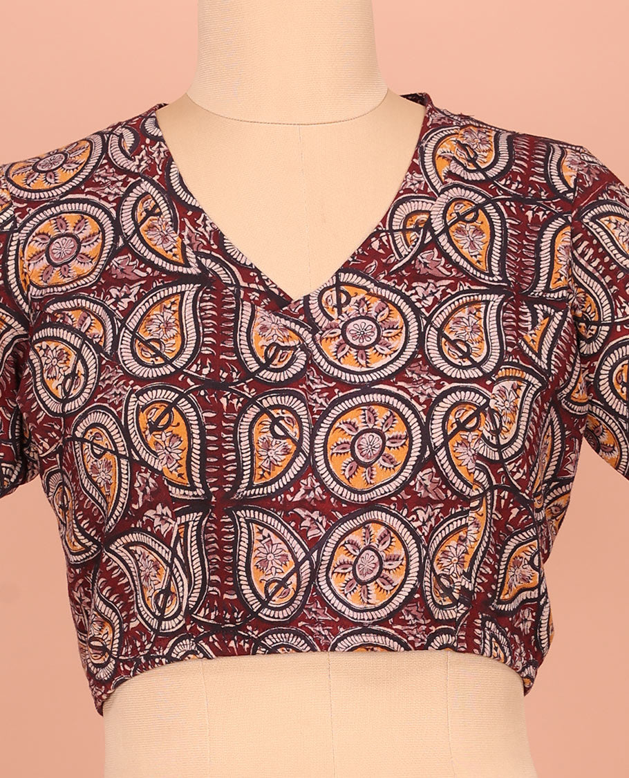 Maroon Cotton Readymade Blouse Beautified with Chakram and Paisley Vine Print, Featuring a Front V-Neck, a Closed Back Neck, and Elbow Sleeves