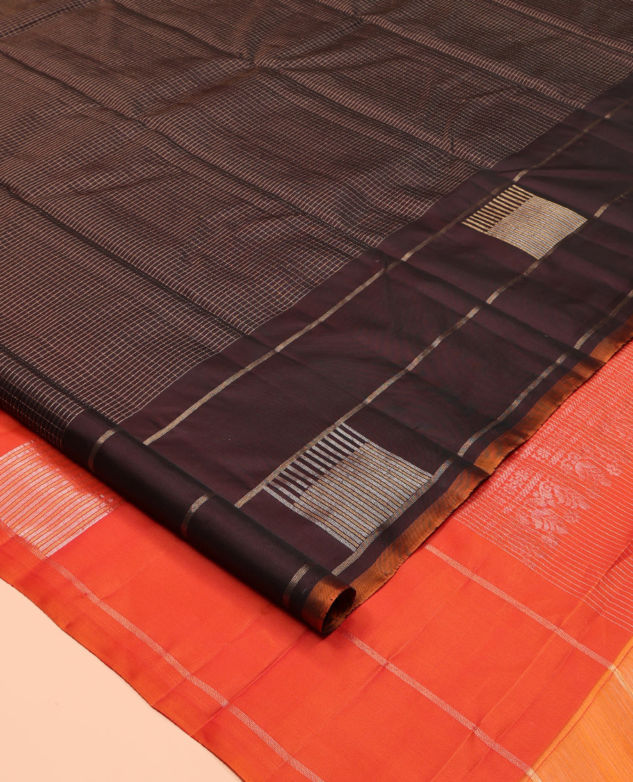 Brown Kanchipuram Silk Saree, Detailed with Micro-Checked Designs, Uniquely Designed Border, Contrast Scallop-Patterned Pallu, and a Contrast Blouse