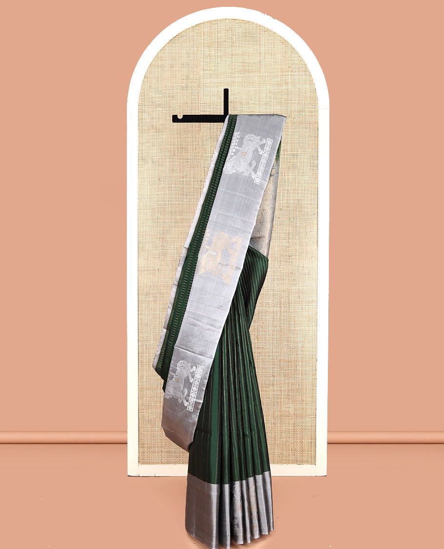 Green Mayuri Lite Silk Mix Saree, Bedecked with Dotted-Stripes, Complemented by a Contrast Horse Motif Border, Intricate Pallu, and a Contrast Blouse