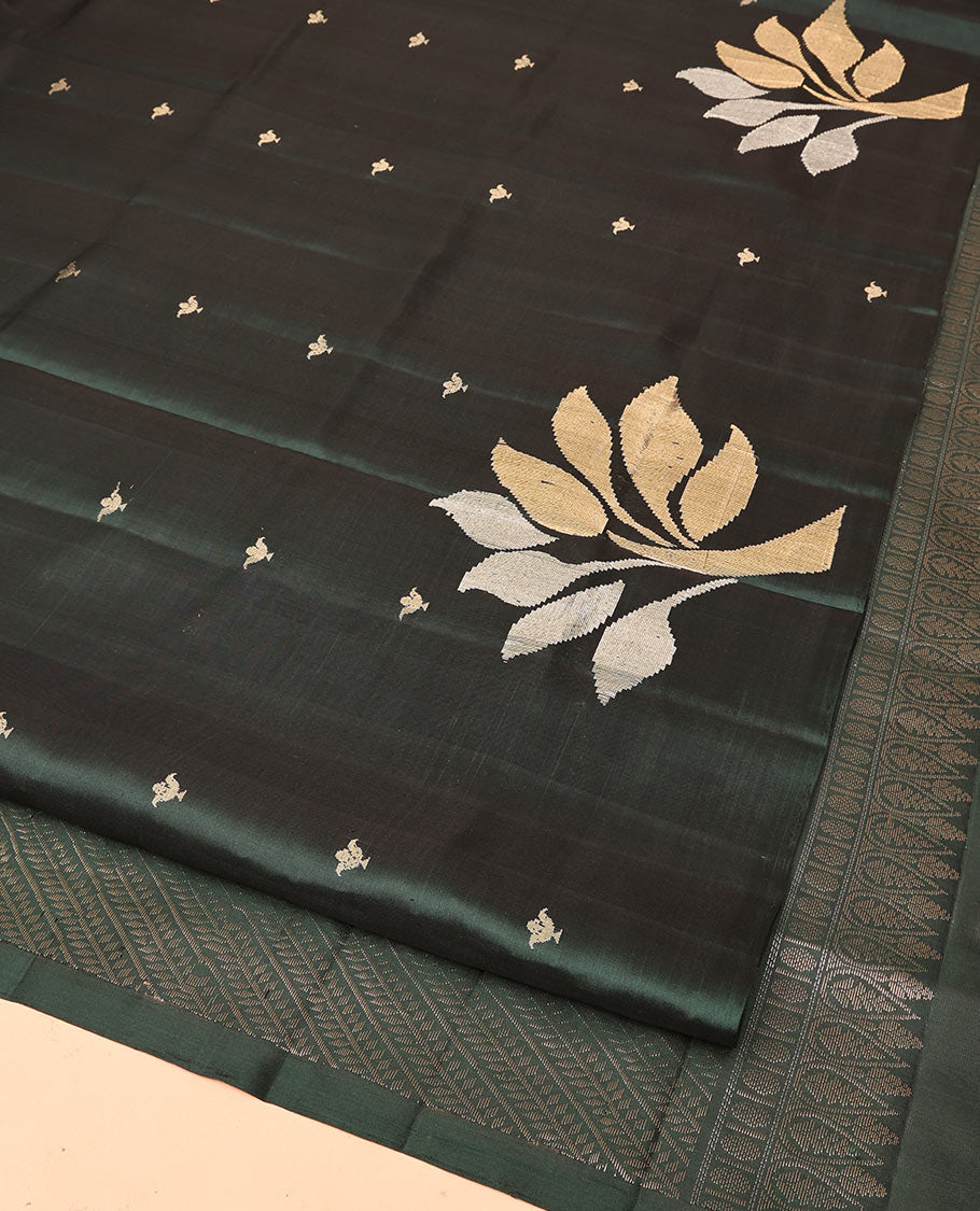 Borderless Green Mayuri Soft Silk Saree, Gleamed Up with Floral Zari Buttas All Over Its Body, Sparsely Woven Pallu of Diagonal Designs, and Paired with a Matching Blouse