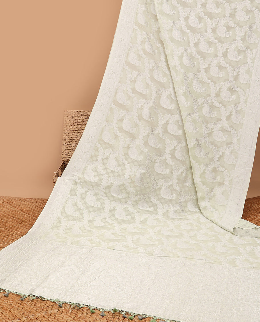 Green floral jacquard semi-banaras crepe saree, floral creeper border & intricate pallu