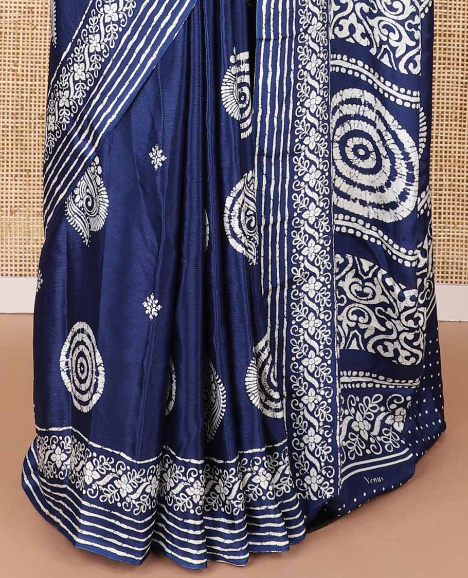 Blue printed turkey crepe saree with printed border & printed pallu along with dot printed blouse
