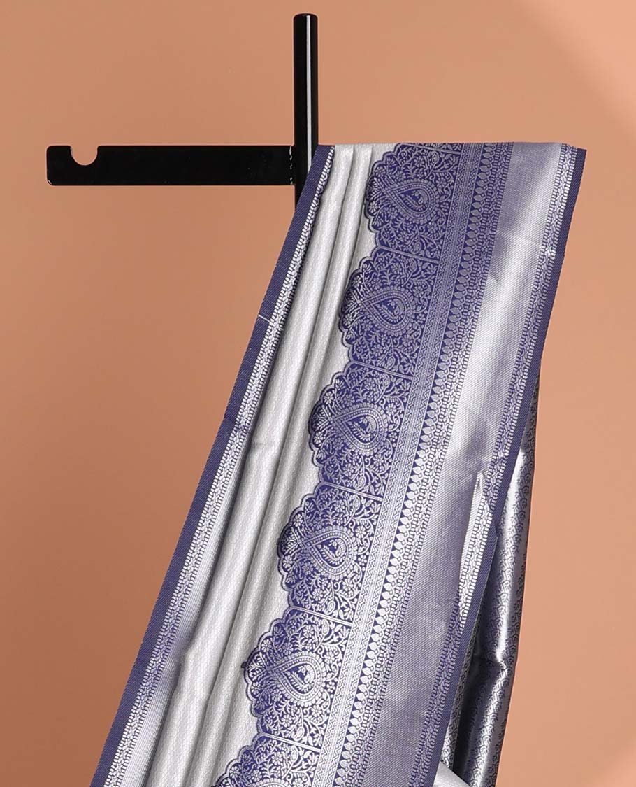 Grey checked design litchi silk saree with contrast floral design border & leaf vine design pallu