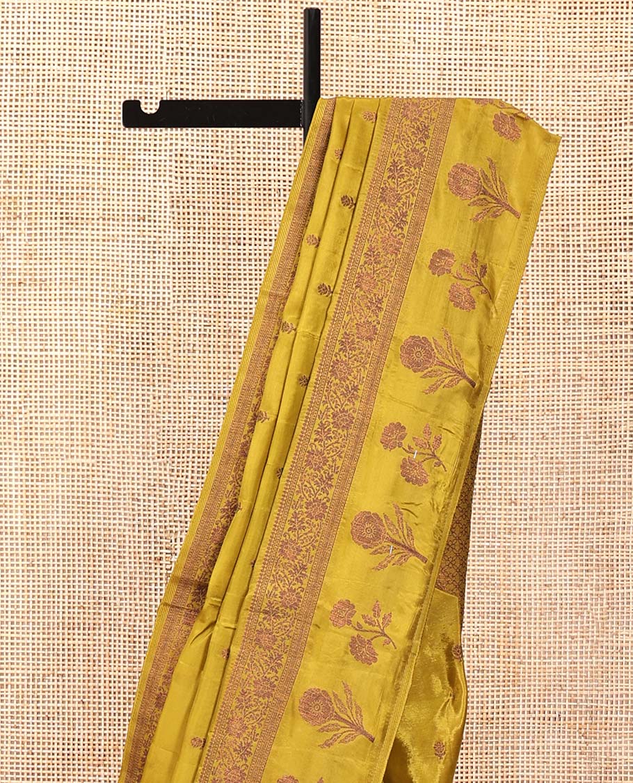 Green HO-Silk Saree, Adorned with Zari Buttas All Over Its Body, Highlighted by a Self-Border of Floral Designs, Pallu Features Floral Designs, and Paired with a Buttas-woven Blouse