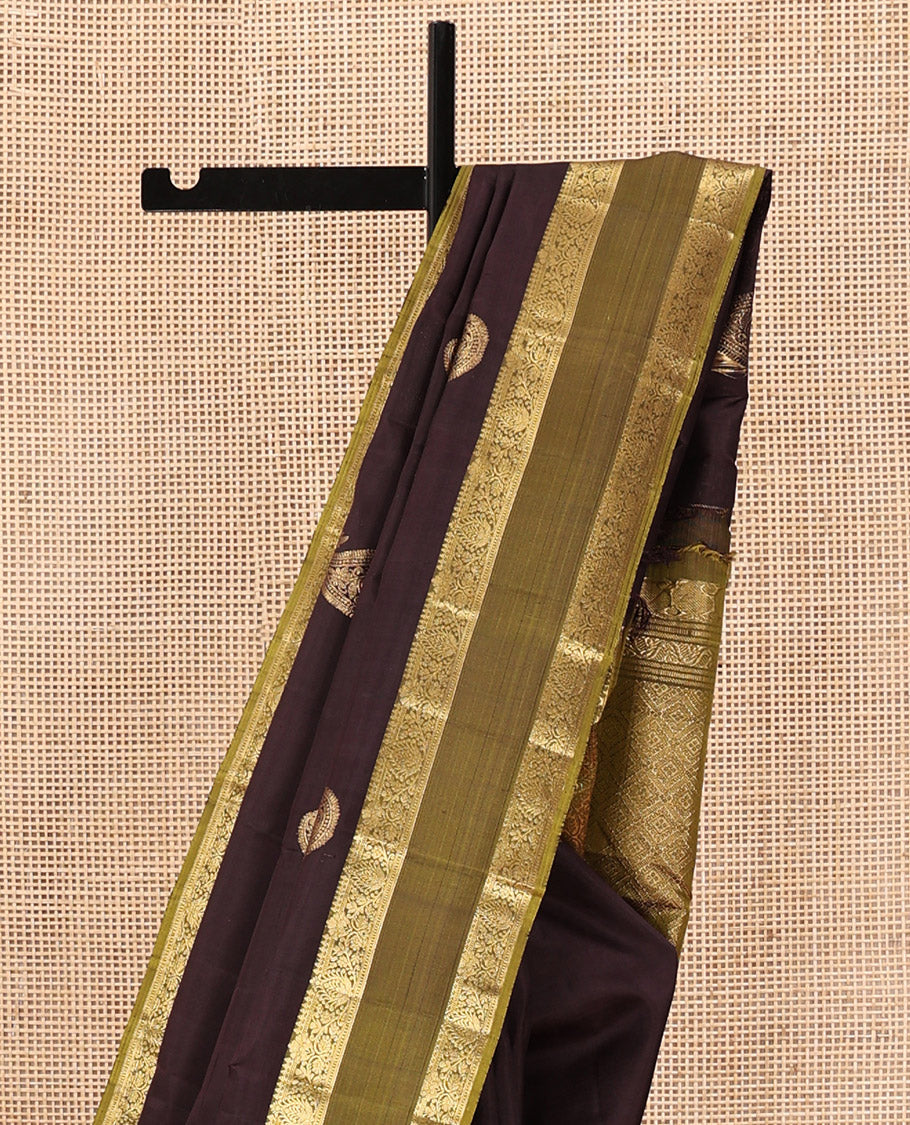 Brown Kanchipuram Silk Saree, Elegantly Adorned with Arumbu Manga Buttas All Over Its Body, Complemented by a Contrast Rettai Pettu Traditional Zari Design Border, Pallu of Rich Jaal Designs, and Paired with a Contrast Blouse