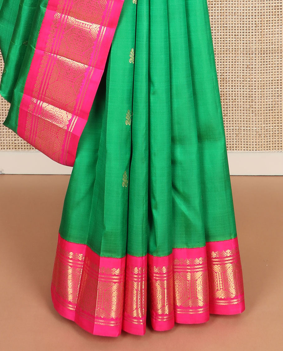 Green zari buttas Kanchipuram silk saree, contrast one-sided korvai traditional zari border & zari design pallu