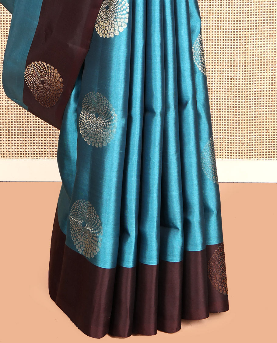 Blue Mayuri Lite Silk Mix Saree, Gleamed up with Zari Buttas, Complemented by Contrast Zari Buttas Border, Intricate Pallu and a Contrast Blouse