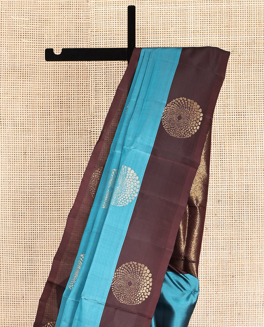 Blue Mayuri Lite Silk Mix Saree, Gleamed up with Zari Buttas, Complemented by Contrast Zari Buttas Border, Intricate Pallu and a Contrast Blouse