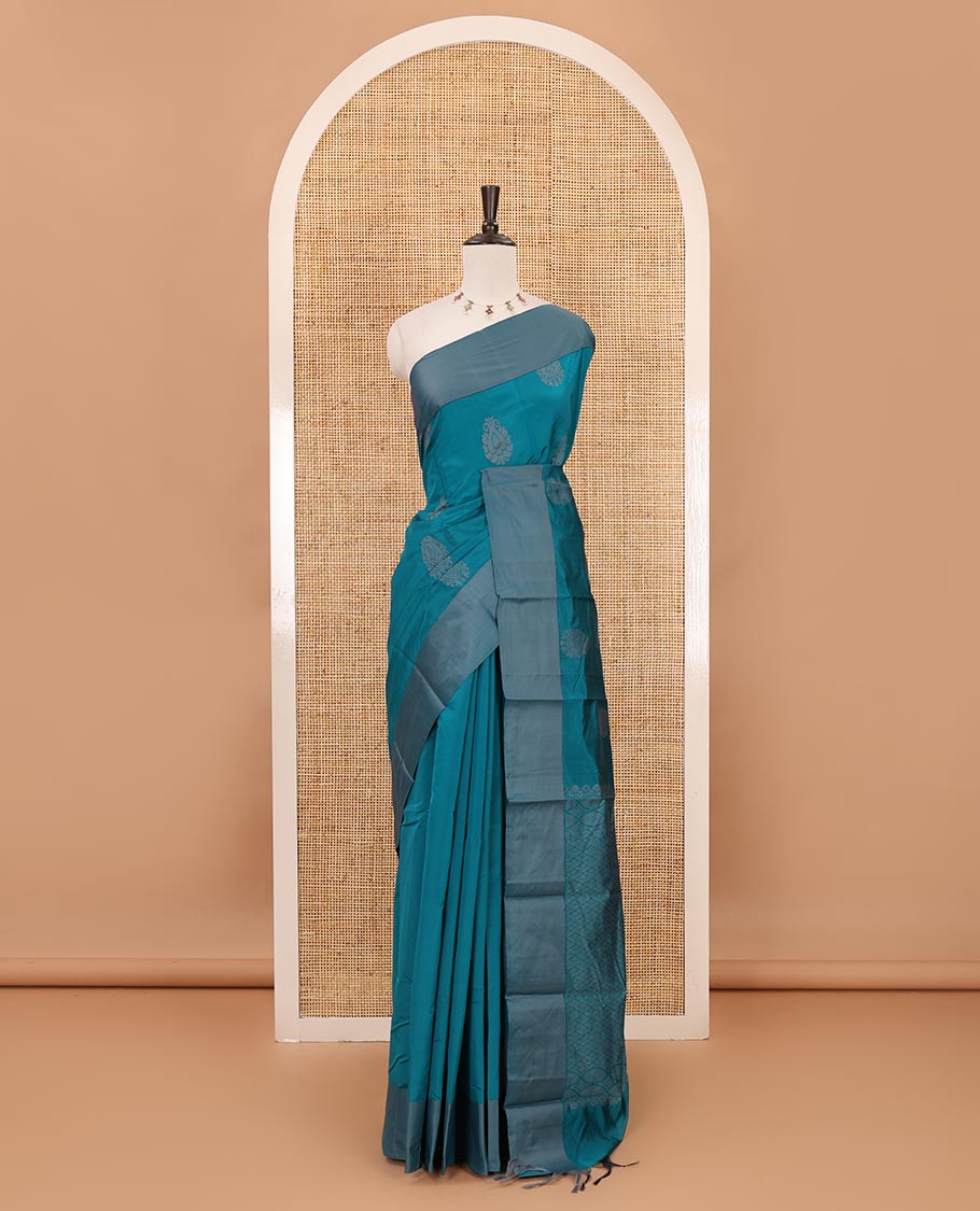 Peacock green butta silk cotton , contrast bawanchi border & thread weaving rich pallu with tussels