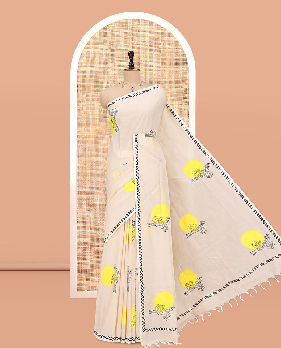 Borderless Cream Sun-Flower Motifs Printed South Cotton Saree Comes with a Matching and a Contrast Block-Printed Blouse