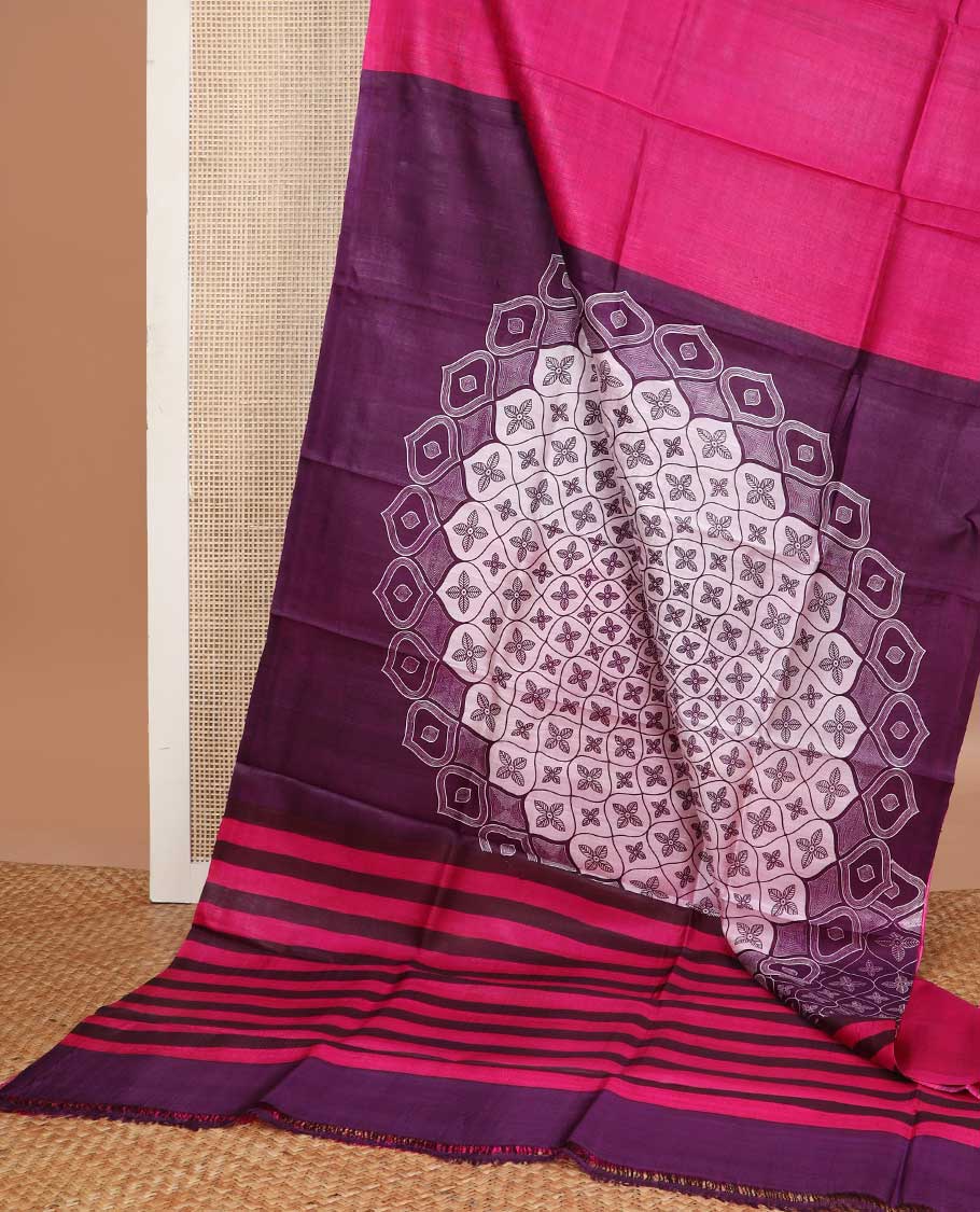 Cream checked printed silk saree with contrast border & floral design pallu