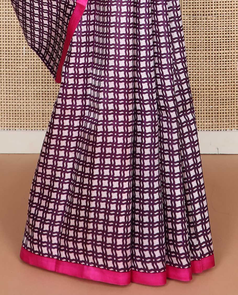 Cream checked printed silk saree with contrast border & floral design pallu