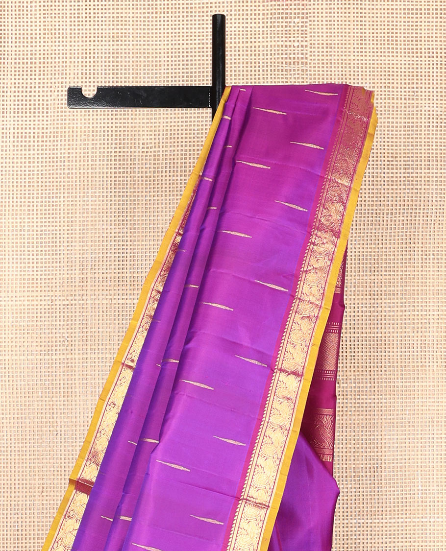 Rani pink malli mokku buttas silk saree, contrast border of ara bogudi,banaras & mayil designs & pallu of ara bogudi,banaras,vanki & mayil