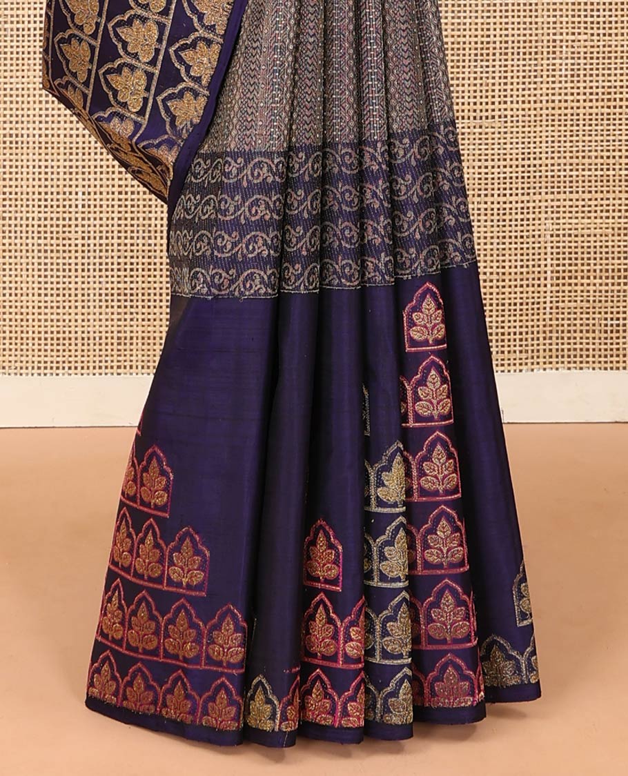 Borderless blue geometric, floral, and leaf butta enclosed Mughal arches woven Kanchipuram designer saree, contrast pallu of leaf butta enclosed Mughal arches and jaal designs