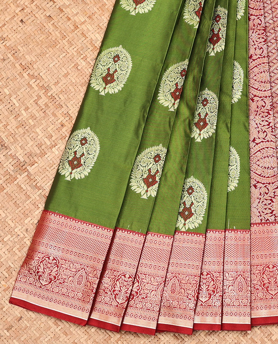 Green Budget Silk Saree, Bedecked with Zari Buttas, Captivating Contrast Traditional Zari Design Border, Intricately Designed Pallu, and Has a Contrast Blouse