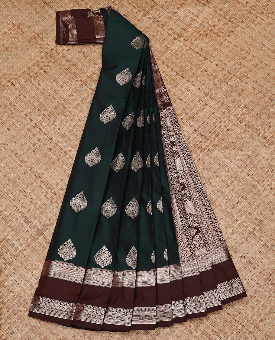 Green Budget Silk Saree, Accentuated with Zari Buttas All Over Its Body, Complemented by a Contrast Traditional Zari Design Rettai Pettu Border, Intricate Pallu, and Paired with a Contrast Blouse
