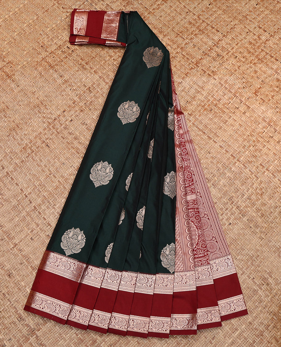 Green Budget Silk Saree, Delicately Woven with Zari Buttas, Complemented by Contrast Traditional Rettai Pettu Border, Grand Pallu and a Contrast Blouse