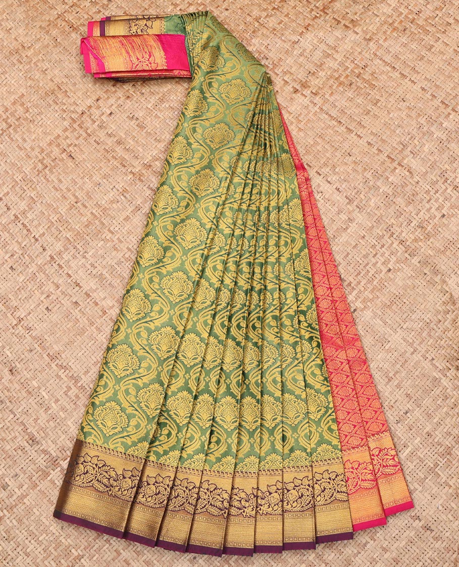 Green Budget Silk Saree, Mesmerized with Jacquard Design, Complemented by a Contrast Floral Creeper Zari Border, Jaal Pallu, and Contrast Blouse