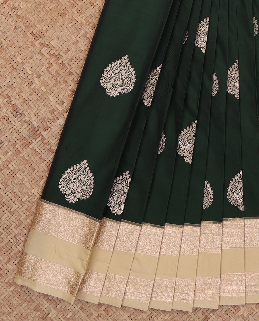Green Budget Silk Saree, Gleamed Up with Zari Buttas, Complemented by a Contrast Traditional Zari Rettai Pettu Border, Grand Pallu, and a Contrast Blouse