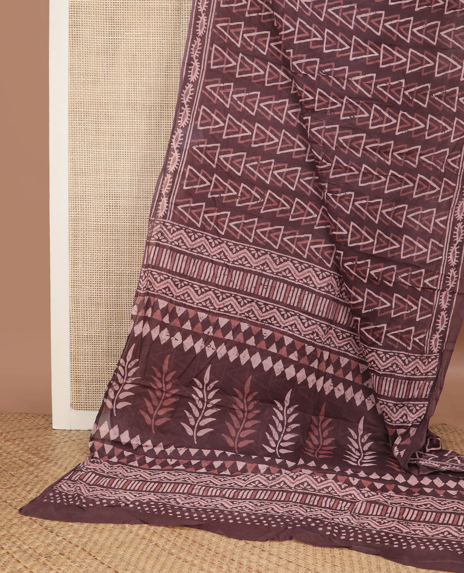 Brown batik-style triangle motifs mul mul cotton saree, batik-style printed border & floral-geometric printed pallu