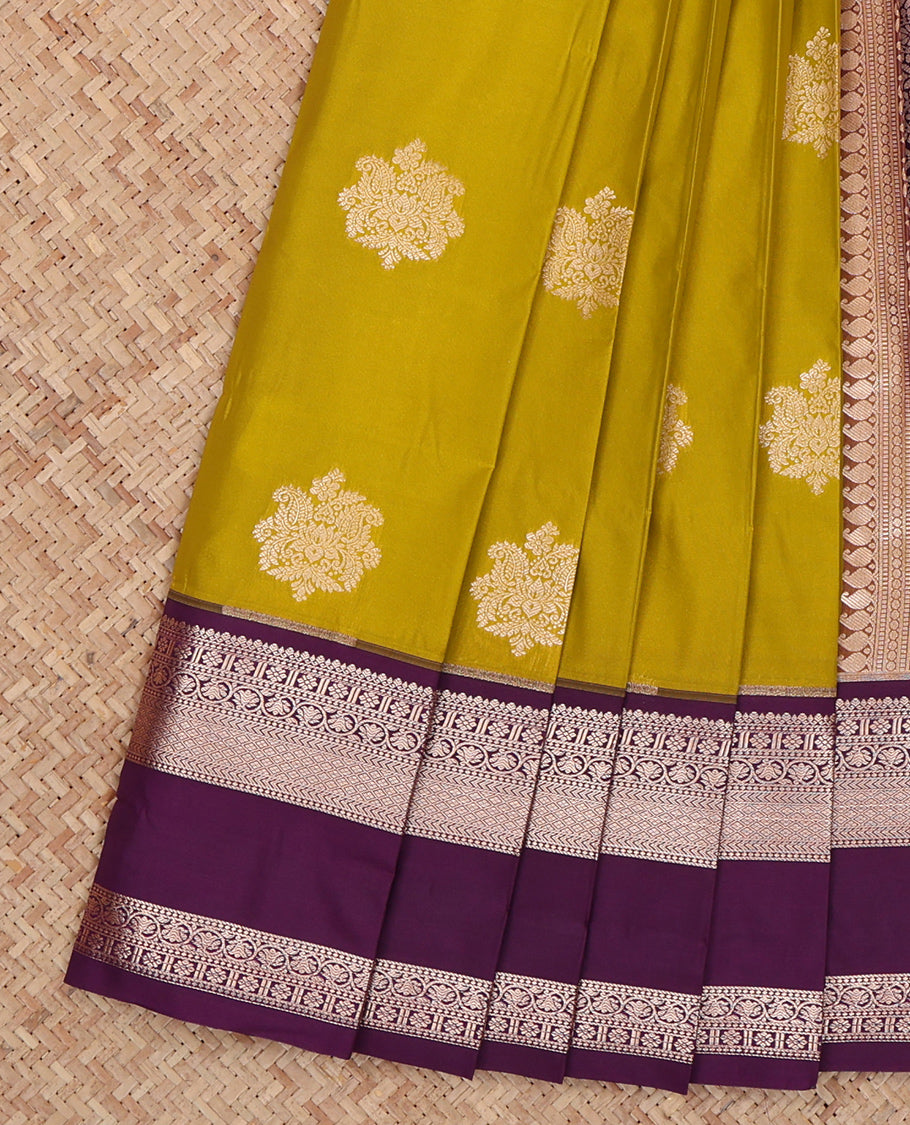 Leaf Green Budget Silk Saree, Ornamented with Zari Buttas, Complemented by a Contrast Traditional Zari Rettai Pettu Border, Grand Pallu, and a Contrast Blouse