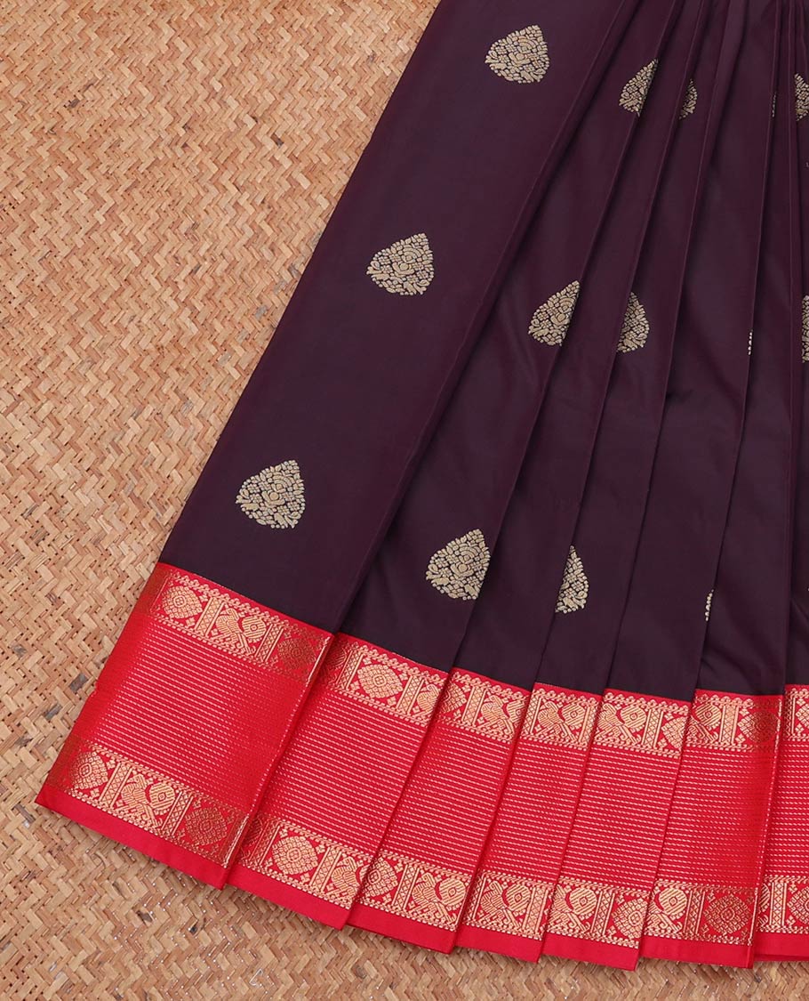 Maroon Budget Silk Saree, Accentuated with Zari Buttas, Complemented by a Contrast Traditional Zari Border, Paisley Pallu, and a Contrast Blouse