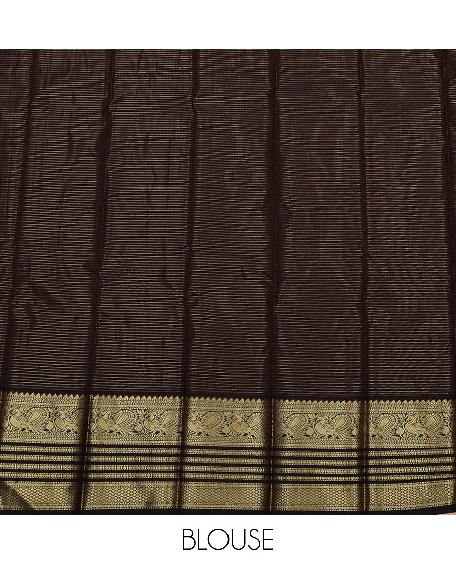 Green Budget Silk Saree, Gleamed Up with Zari Checked Design on Its Body, Complemented by a Contrast Traditional Zari Border of Peacock Designs, Grand Jaal-Patterned Pallu, and Paired with a Contrast Blouse