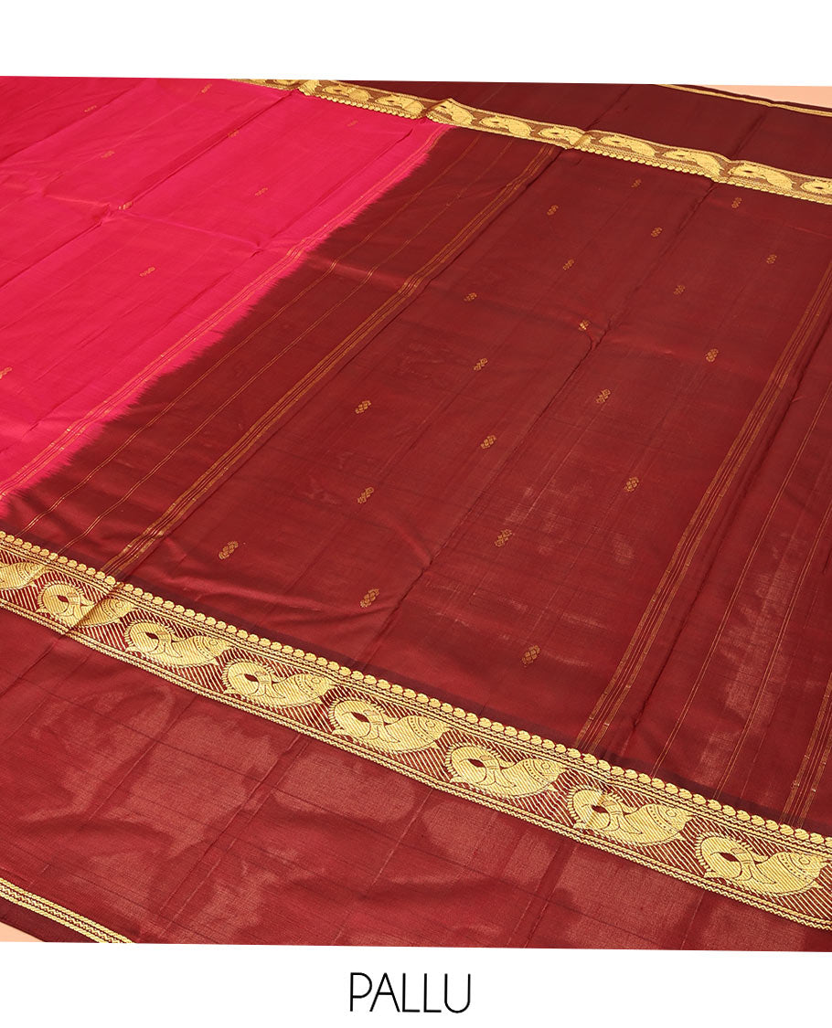 Red Plain Kanchipuram Silk Saree, Complemented by a Contrast Rettai Pettu Border of Manga, Neli, Banaras, and Meen Designs, Pallu of Zari Designs, and Paired with a Contrast Blouse
