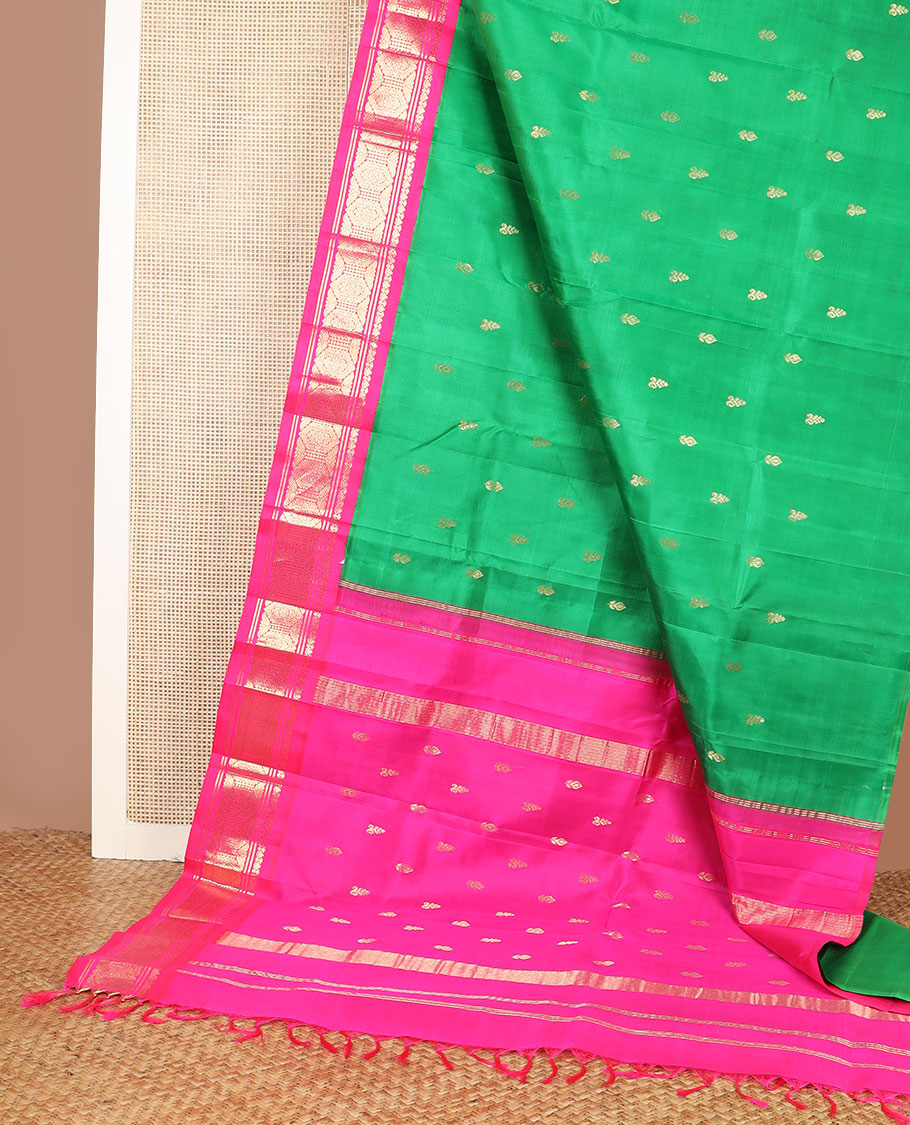 Green zari buttas Kanchipuram silk saree, contrast one-sided korvai traditional zari border & zari design pallu