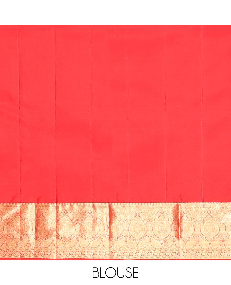 Green Kanchipuram Wedding Silk Saree, Adorned with Jacquard Design, a Contrast Border of Traditional Zari Design, Grand Pallu, and a Contrast Blouse