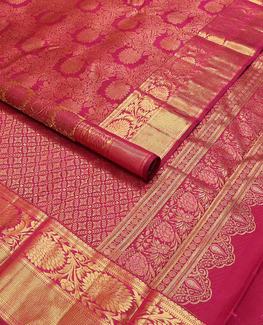 Dark pink floral jacquard silk saree with self border of thilakam mokku, kodi visiry, vanki design & argyle design pallu