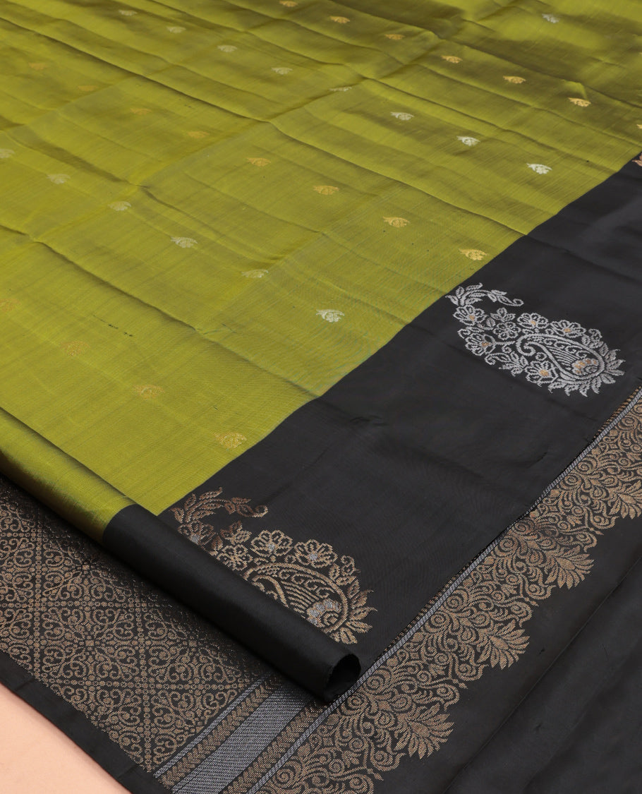 Green Mayuri Lite Silk Mix Saree, Graced with Zari Buttas, Complemented By Contrast Border of Paisley Buttas, a Grand Jaal Pallu, and a Contrast Blouse