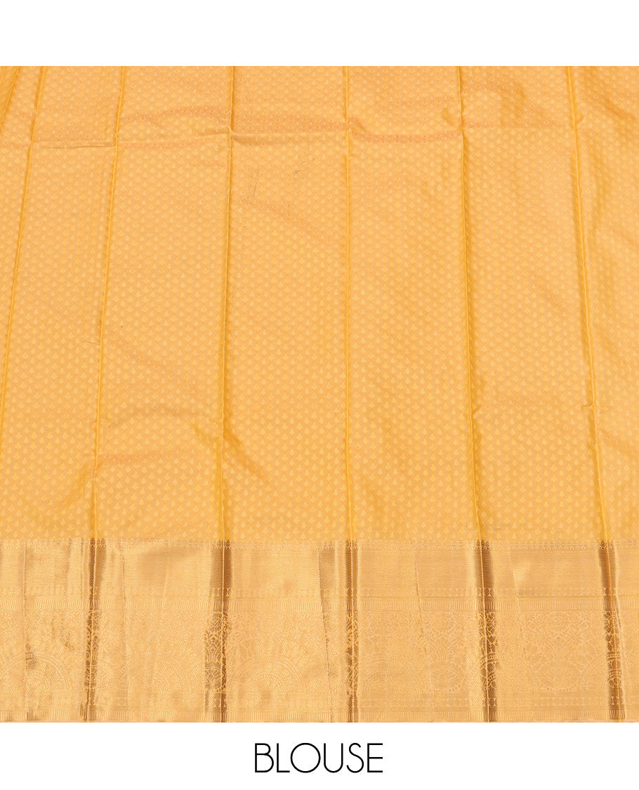 Green Budget Silk Saree, Embellished with Jacquard Design, Complemented by Contrast Traditional Zari Border, a Grand Pallu and a Contrast Blouse
