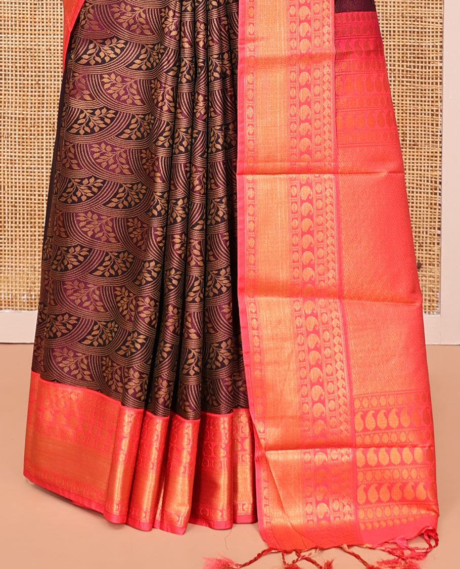 Purple Budget Silk Saree, Highlighted by Floral and Scallop Design, Complemented by Contrast Traditional Border, Intricate Pallu, and a Contrast Blouse