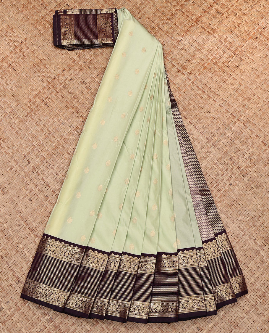 Green Budget Silk Saree, Sparsely Woven with Buttas, Complemented by Contrast Traditional Zari Border, Grand Pallu and a Contrast Blouse