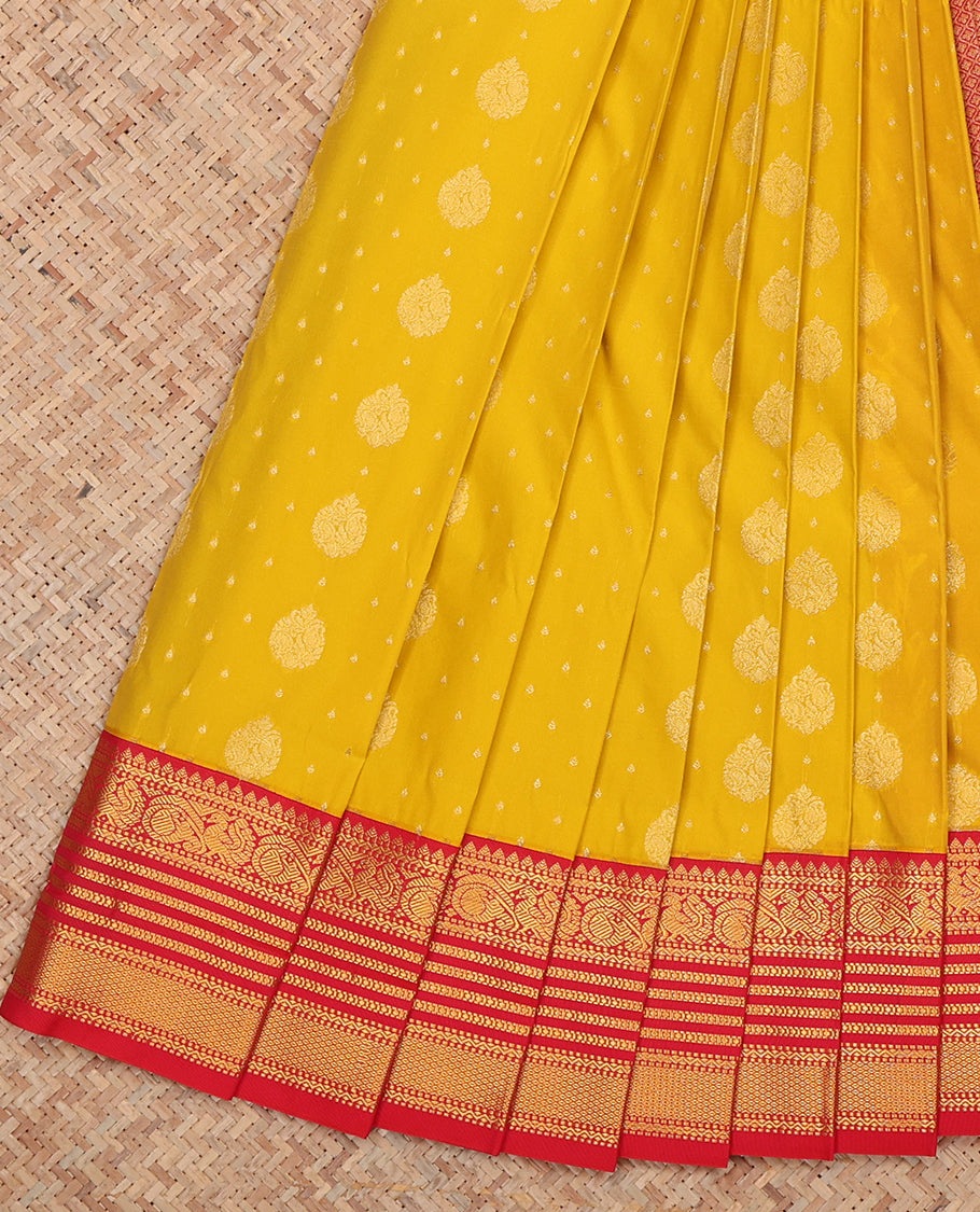 Yellow Budget Silk Saree, Woven with Zari Buttas, Complemented by a Contrast Traditional Zari Border, Grand Jaal Pallu, and Contrast Blouse