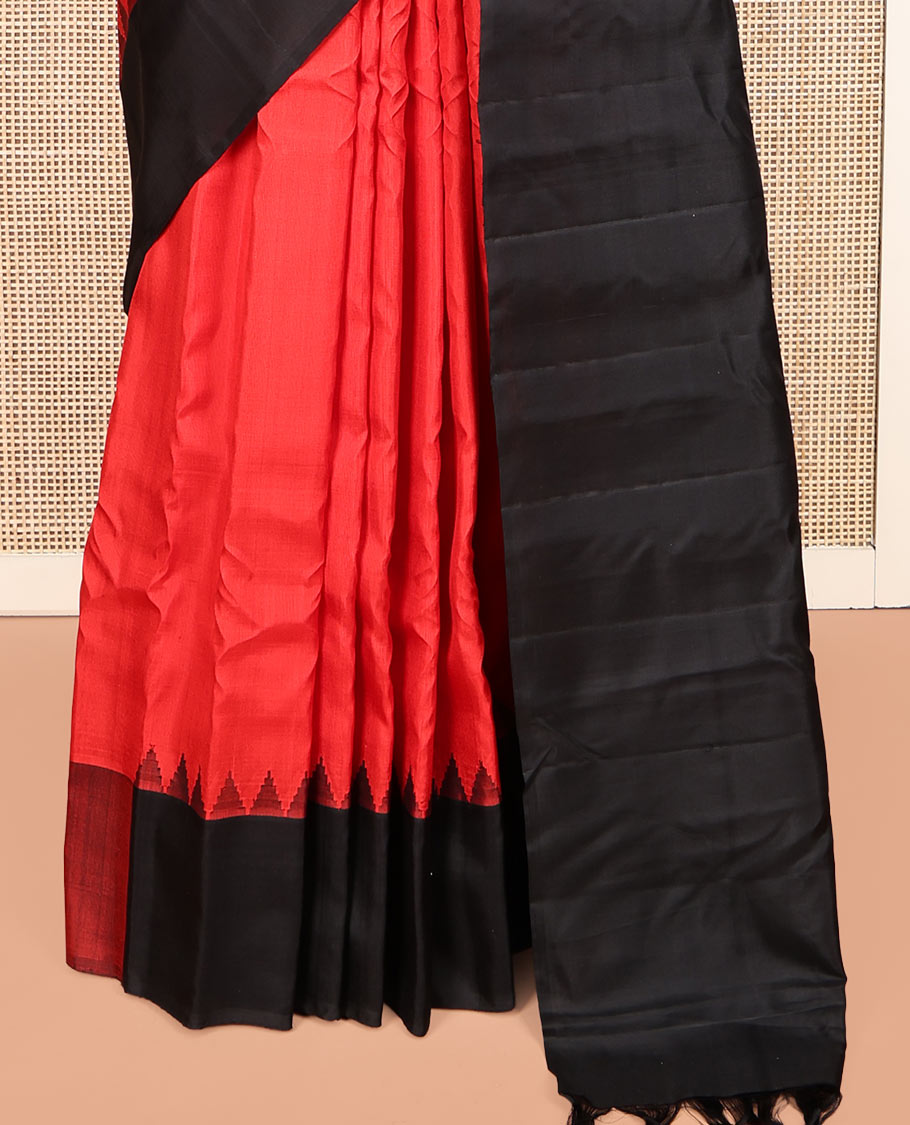 Red Plain Gadwal Silk Saree, Complemented by a Contrast Temple Border, Contrast Plain Pallu, and a Contrast Plain Blouse