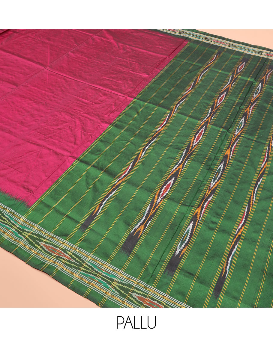 Magenta Plain Ikkat Silk Saree with a Contrast Green Border Complemented by a Hazy Ikkat Weave, Featuring a Pallu Flanked by Stripes and Ikkat Texture