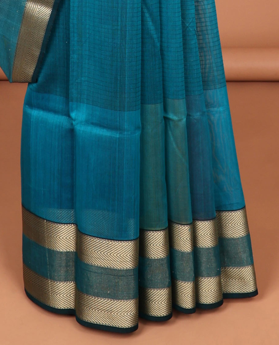 Blue checked maheshwari cotton saree with contrast zari argyle border & checked pallu