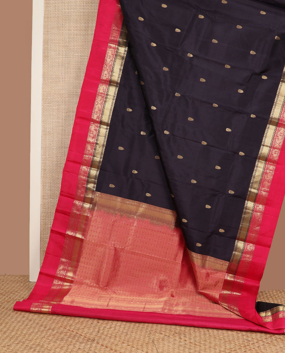 Black zari buttas silk saree, contrast border of diamond, mayil kann, muthu & yaali design & jaal pallu