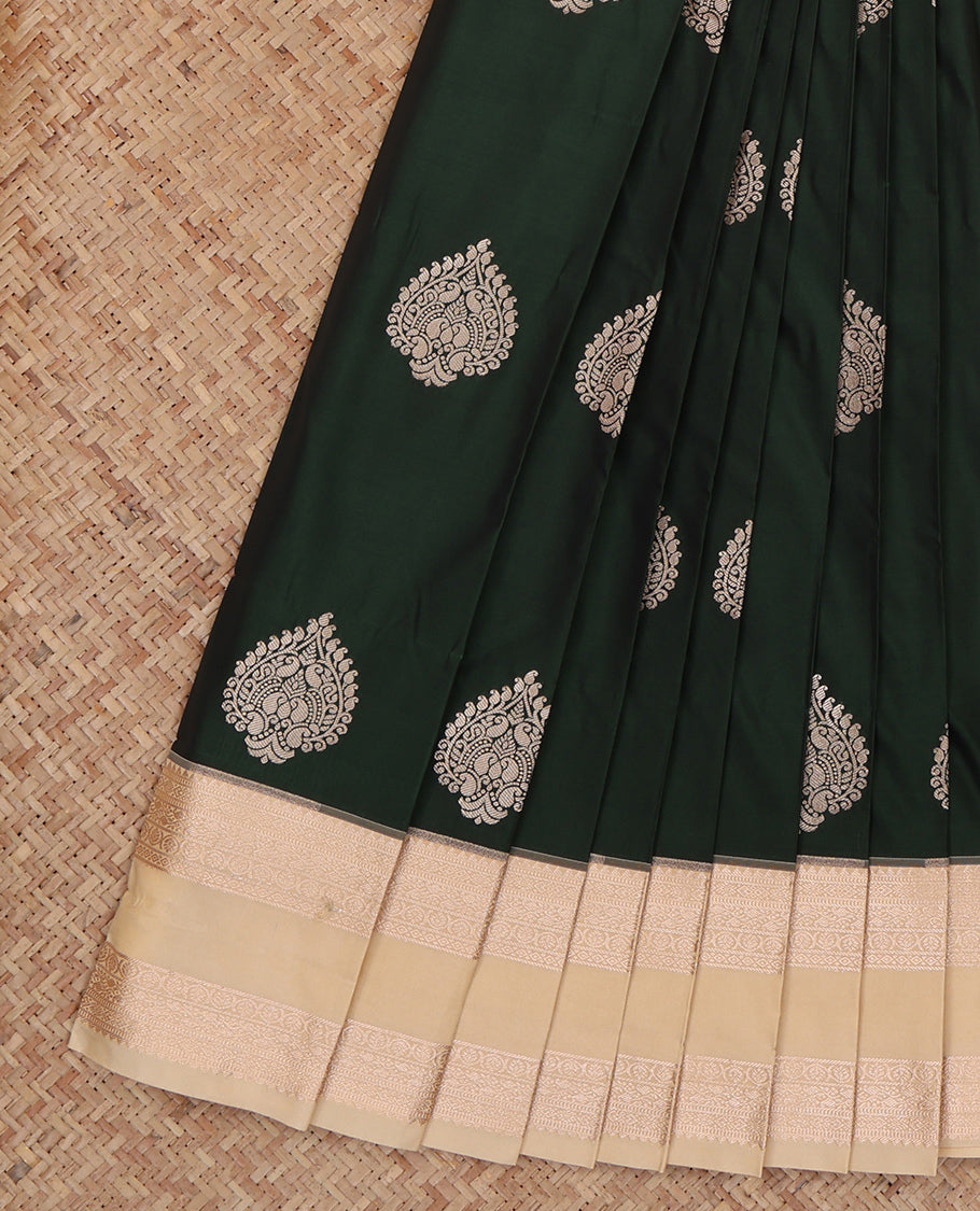 Green Budget Silk Saree, Ornamented with Zari Buttas, Complemented by a Contrast Traditional Zari Rettai Pettu Border, Grand Pallu, and a Contrast Blouse