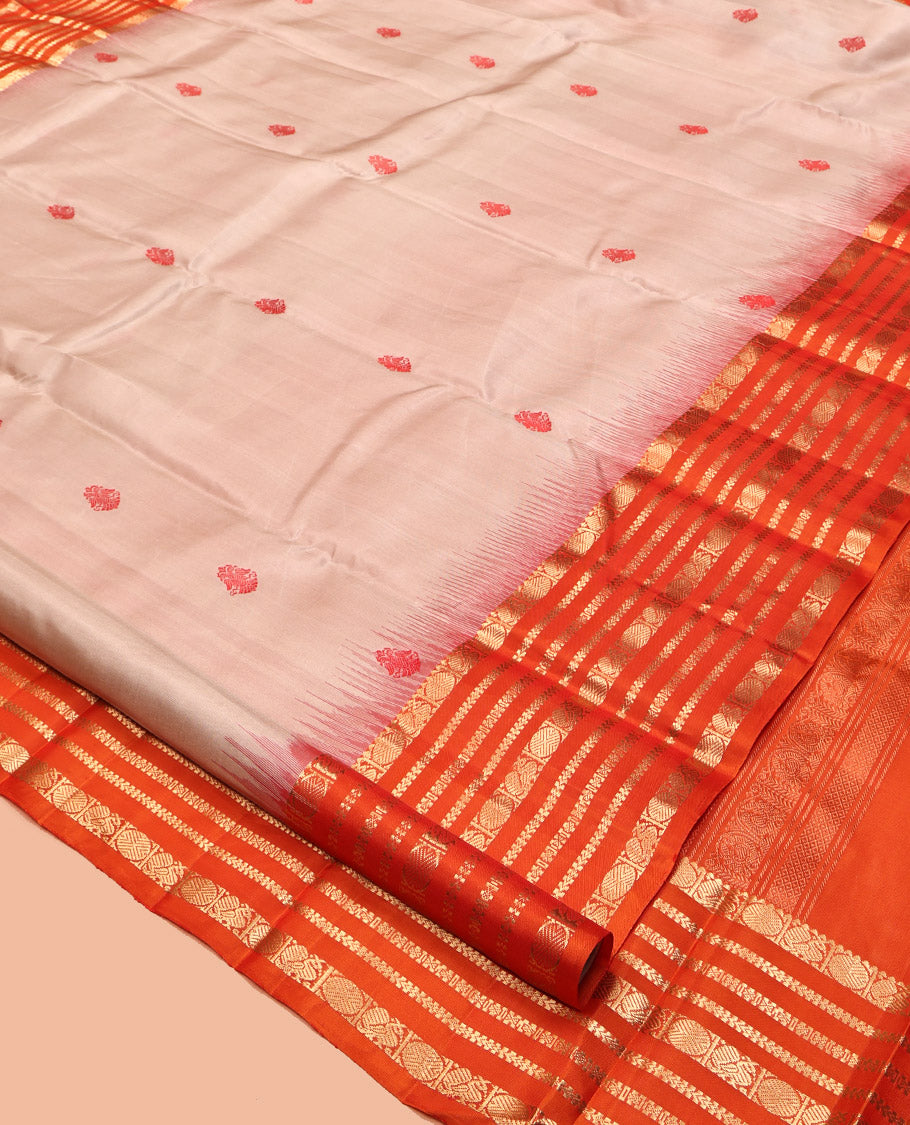 Beige Kanchipuram Silk Saree, Woven with Iruthalai Pakshi Buttas, Complemented by a Contrast Border of Mayil, Poun, Muthu, and Kathir Designs, Intricate Pallu, and a Contrast Blouse