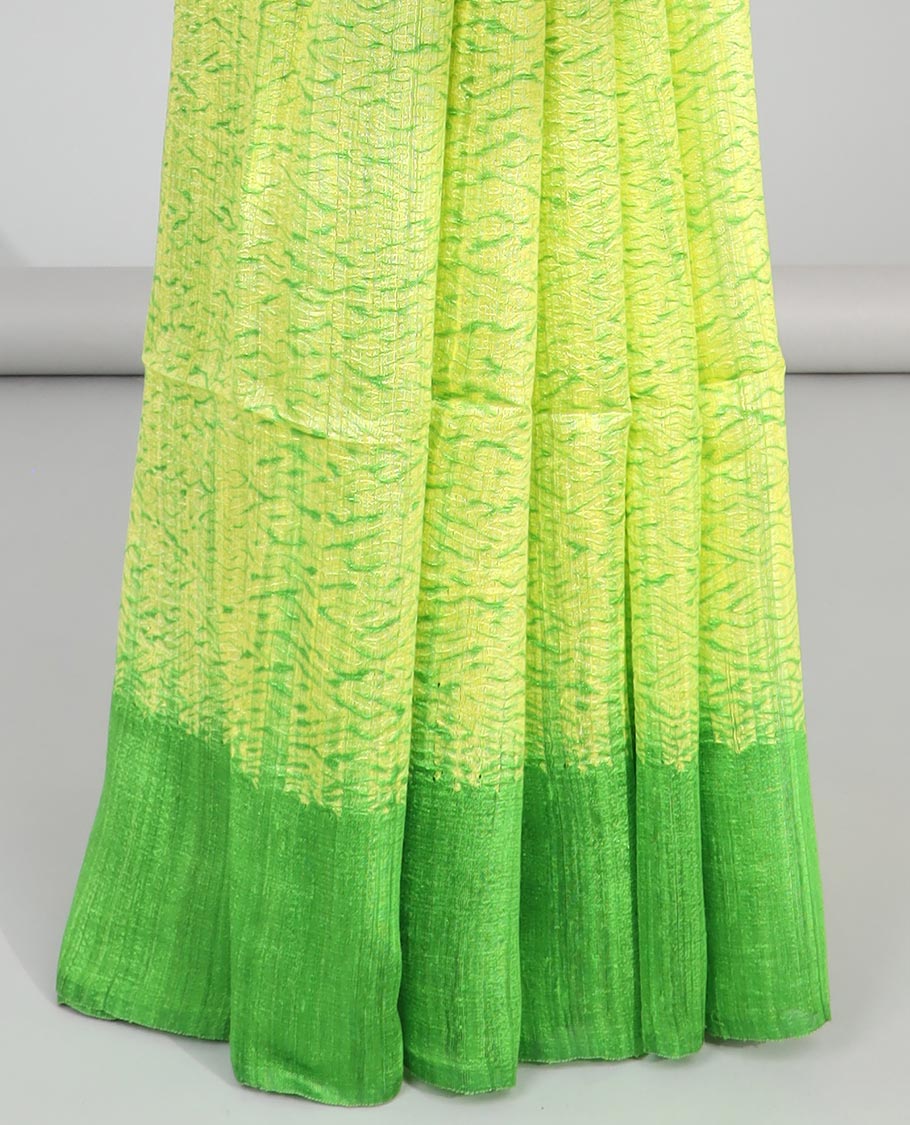 Green abstract design matka silk saree with contrast plain border & green abstract design pallu